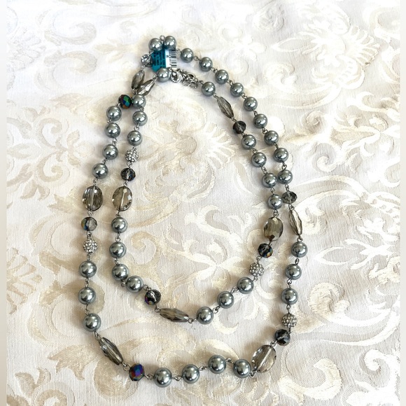 Jewelry - New long blue/gray shiny and sprinkle neckless.